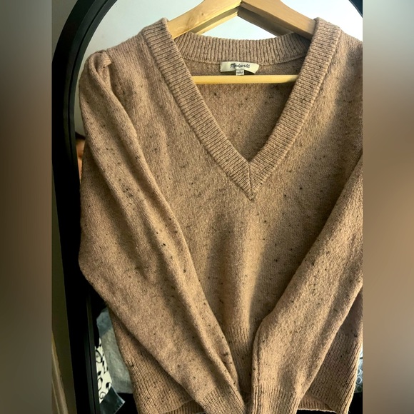 Madewell v-neck wool sweater size small in light pink - Picture 2 of 2